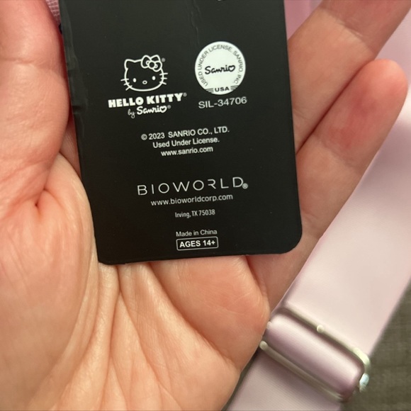 💕Hello Kitty Duffle Bag FREE pillow💕 - Picture 5 of 8